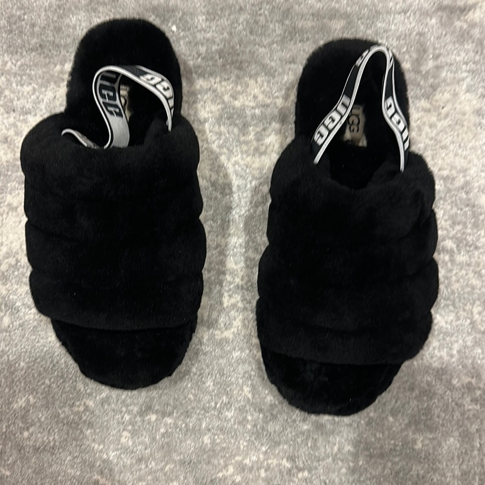 Womens UGG slippers size 7